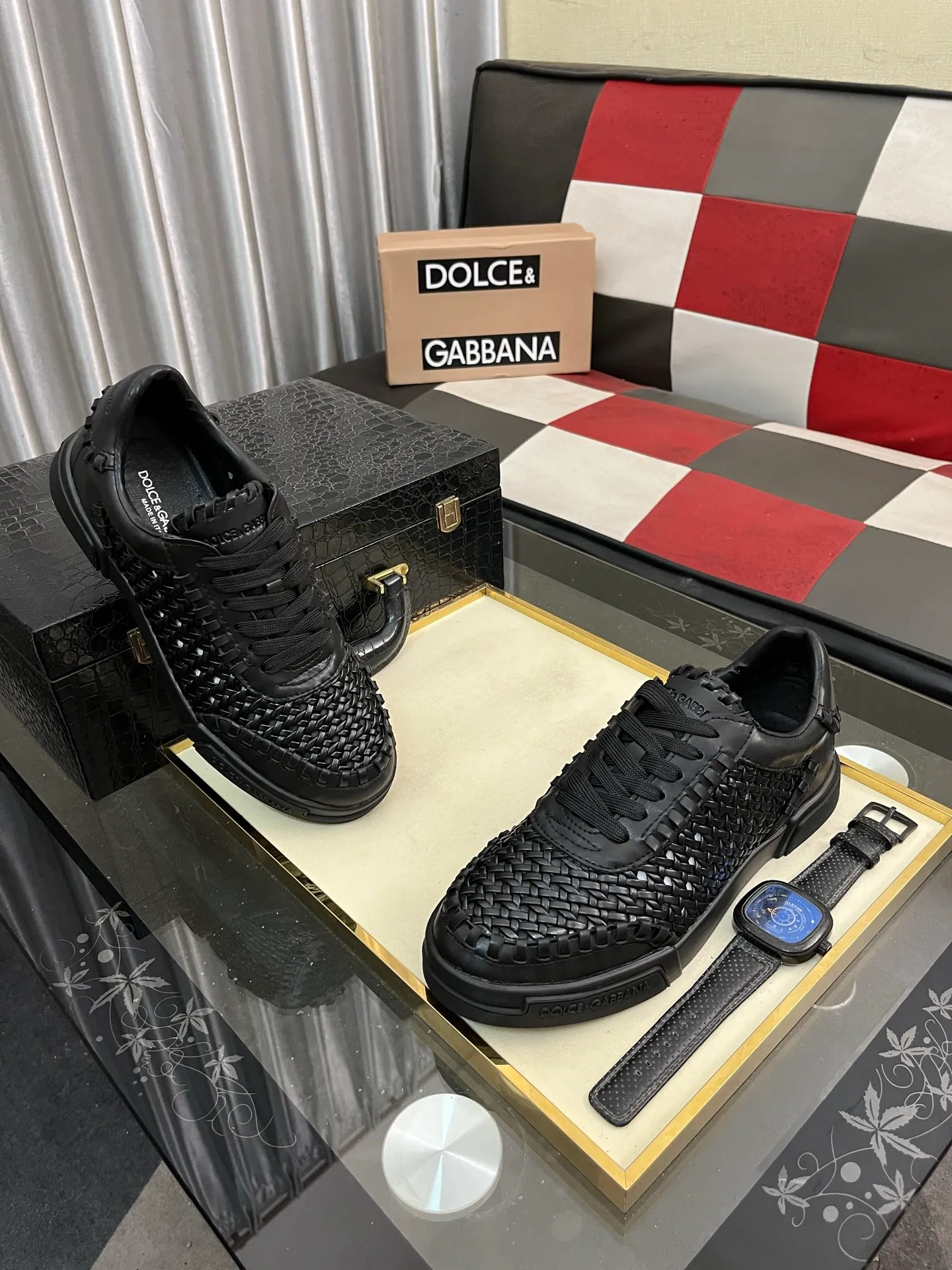 Men's shoes 💰458⌚️⌚️DG's latest popular casual shoes 🔥🔥, the tongue has the brand's iconic details, and the combination of silk cowhide and cow suede enhances the style. Fashionable and versatile, it can complement any look. Create an exquisite design with unique dynamic vitality and modern atmosphere, showing modern elegance. Size: 38-463️⃣Colors available